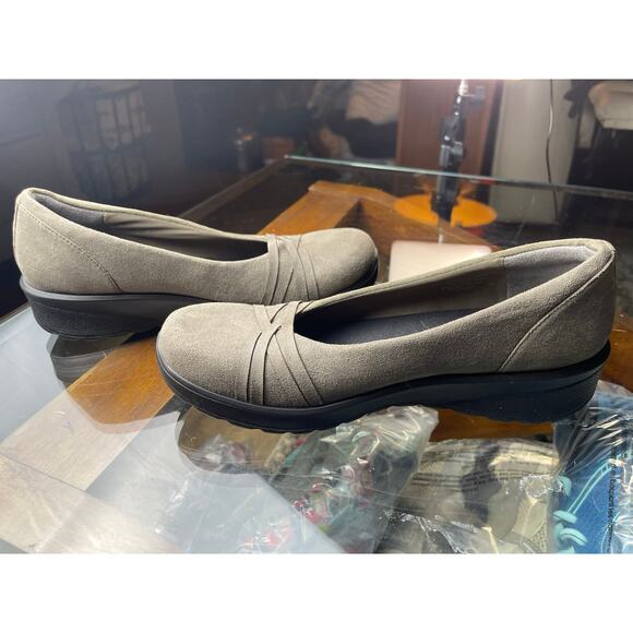 Women’s Fabric Olive color Bzees wedge flats, Size 10 - Picture 6 of 11